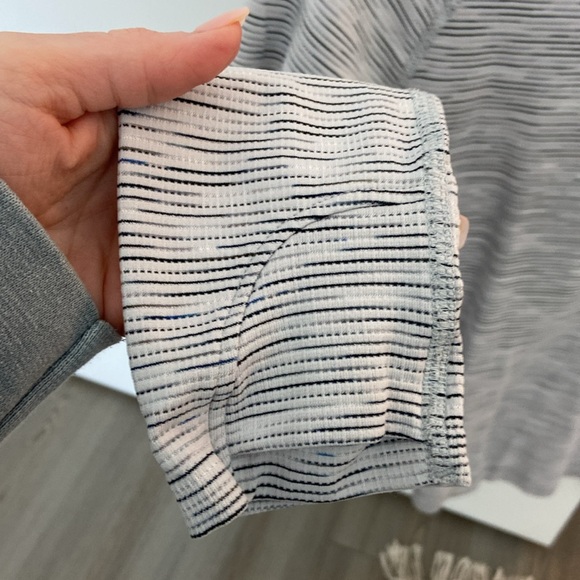 Athleta workout top - Picture 2 of 2